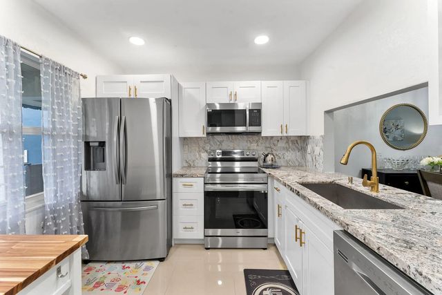 7807 Golf Cir Drive #h 305, Margate