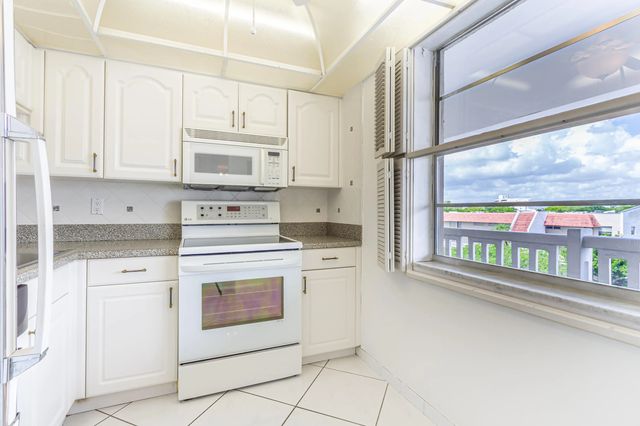 5 of 22 - 3531 Inverrary Drive #h406, Lauderhill, FL