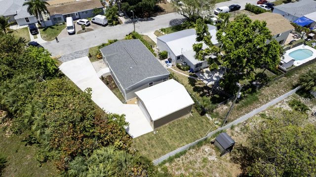 5 of 16 - 1757 N 12th Ct Court N, Lake Worth Beach, FL