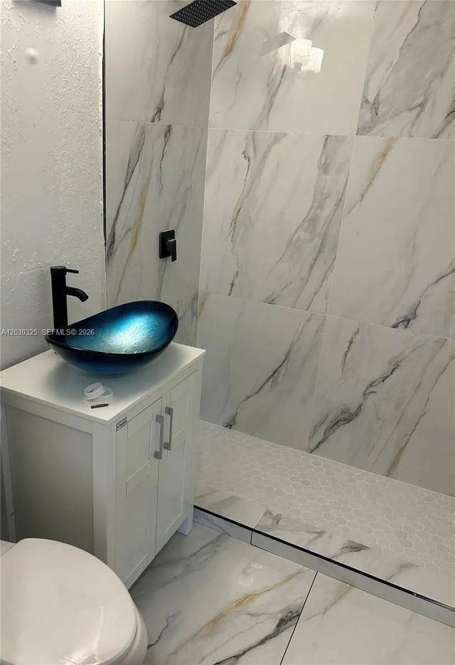2 of 2 - 4125 Sw 108th Court, Miami, FL