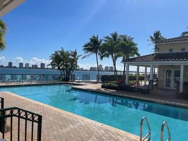 4 of 13 - 1140 Lake Shore Drive # 206, Lake Park, FL
