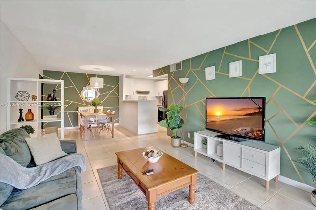 2 of 19 - 5821 Washington Street #30, Hollywood, FL