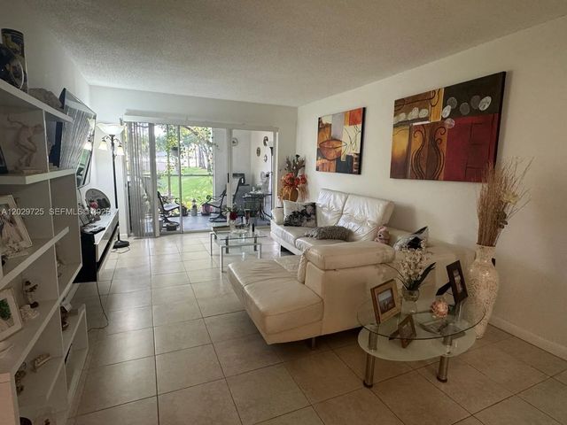 5 of 15 - 9811 Westview Drive #913, Coral Springs, FL