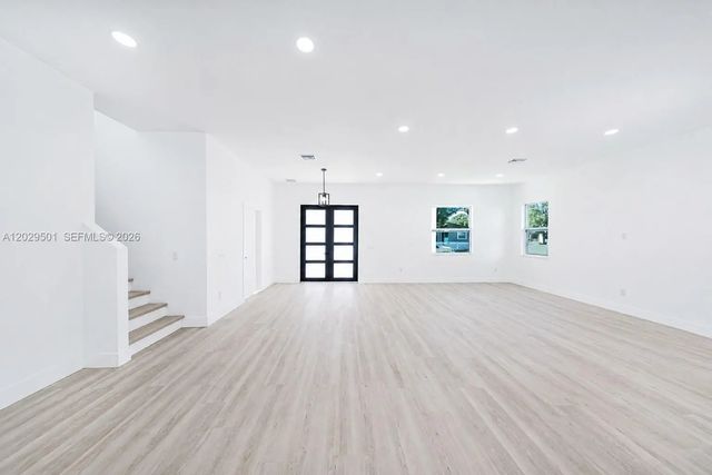 4 of 29 - 2925 13th Street N, St. Petersburg, FL