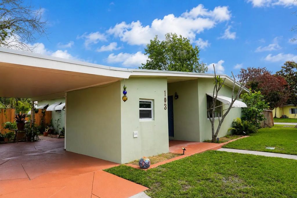 103 Se Bonita Court, Port St. Lucie