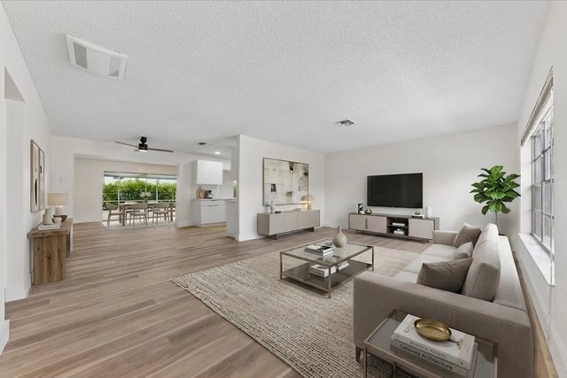 4 of 26 - 7198 E Pine Forest Cir Circle E, Lake Worth, FL