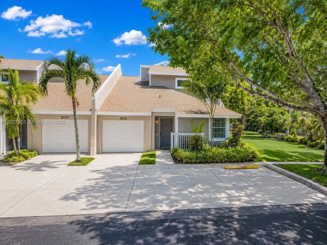 15723 Woodgate Place #e, Sunrise