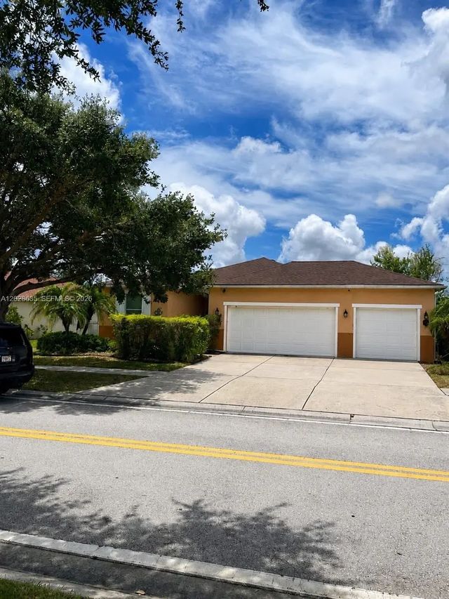 342 Star Shell Drive, Tampa