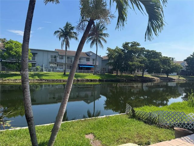 7033 Nw 169th Street, Hialeah