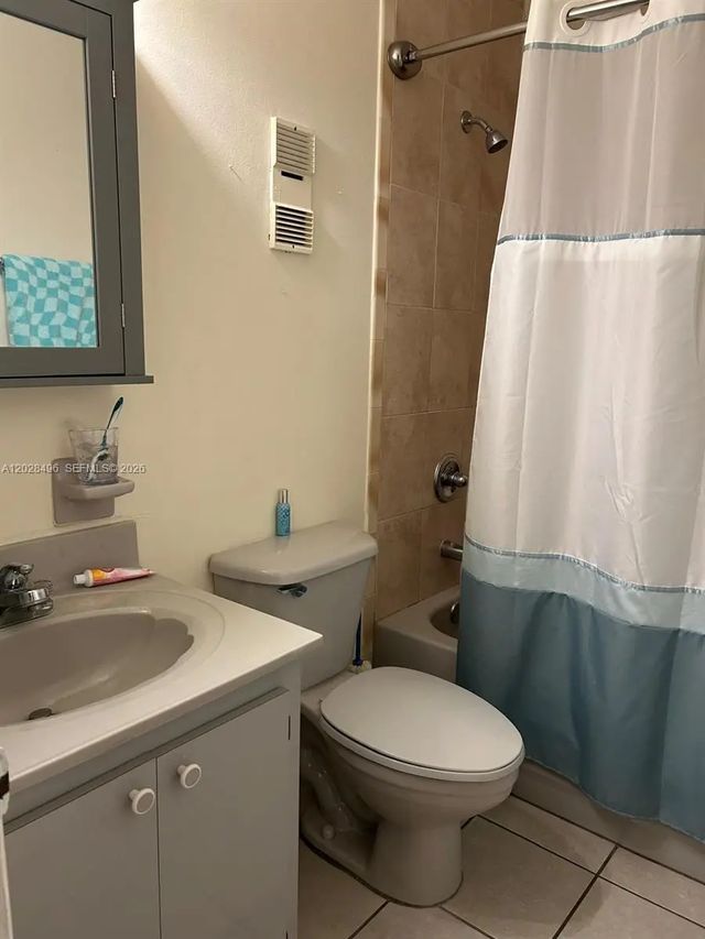 4 of 28 - 7033 Nw 169th Street, Hialeah, FL