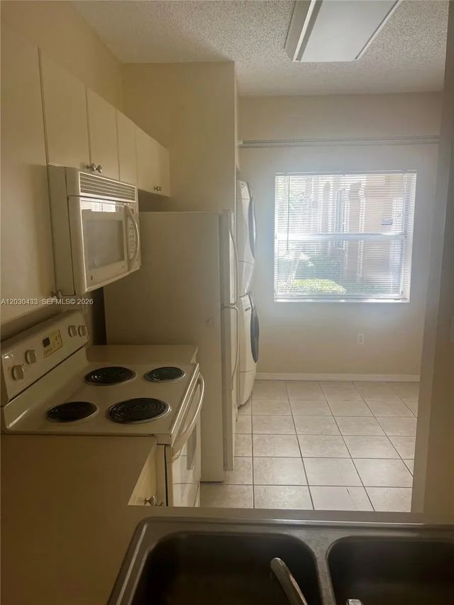 4 of 8 - 2322 Se 23rd Avenue #2322, Homestead, FL