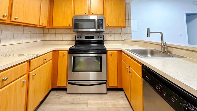 2445 Sw 18th Terrace #107, Fort Lauderdale