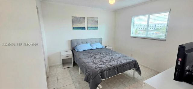 5 of 11 - 2145 Pierce Street #305, Hollywood, FL