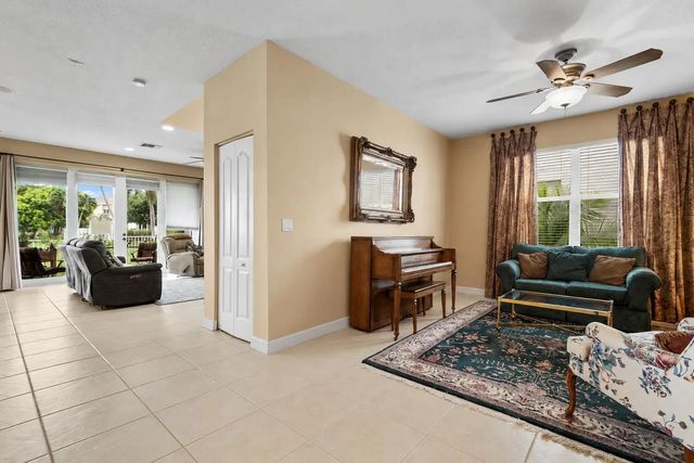 4 of 39 - 135 Hamilton Terrace, West Palm Beach, FL