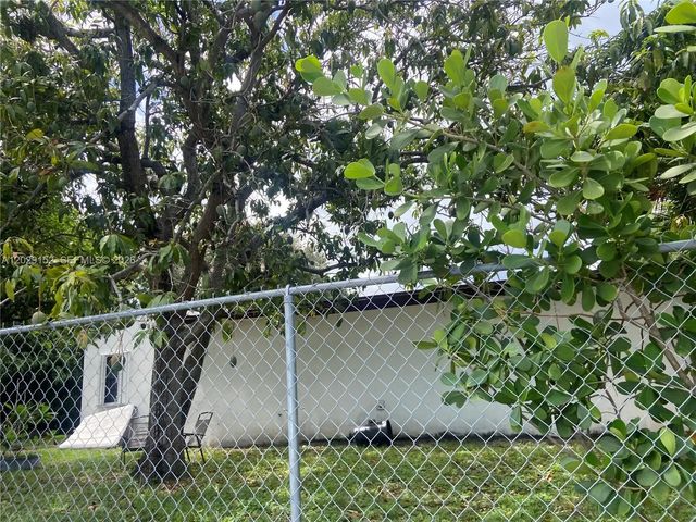 3 of 15 - 1220 S 29th Avenue, Hollywood, FL