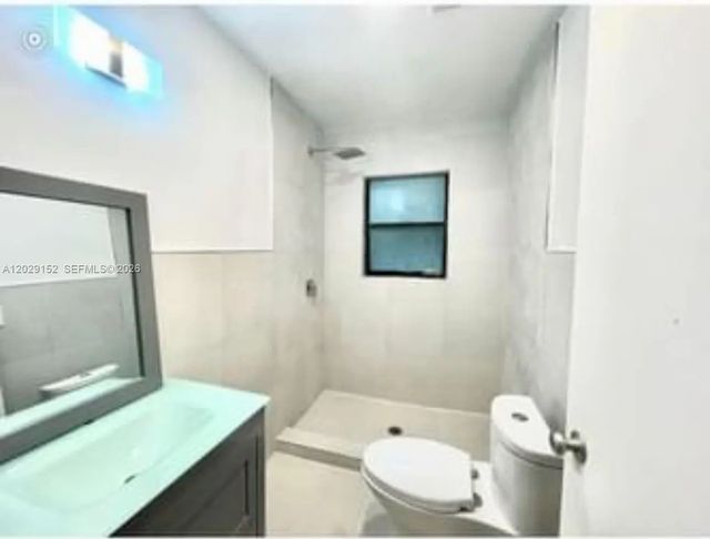 5 of 15 - 1220 S 29th Avenue, Hollywood, FL