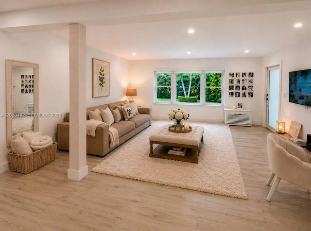 1905 Alamanda Drive, North Miami