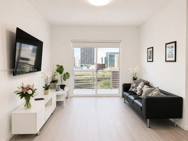 5 of 16 - 234 Ne 3rd Street #905, Miami, FL