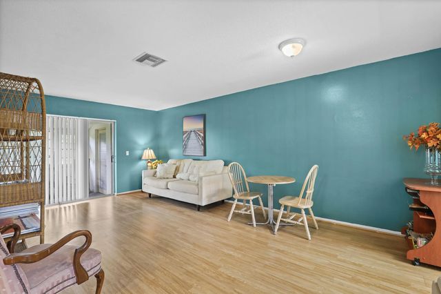 2 of 34 - 2885 W Ashley Dr Drive W #b, West Palm Beach, FL