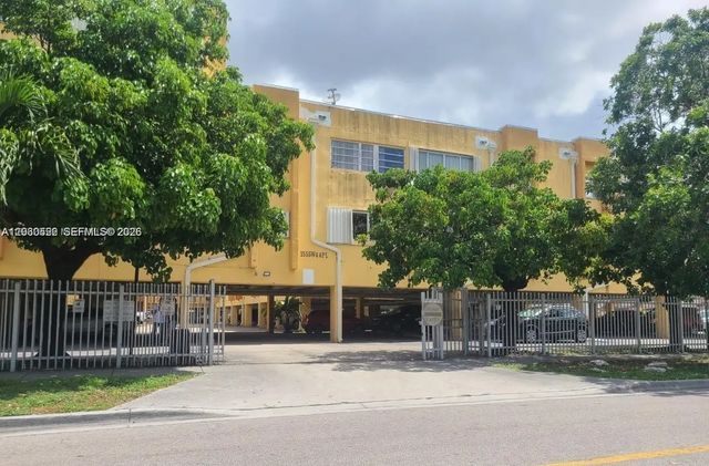 1555 W 44th Place #225d, Hialeah