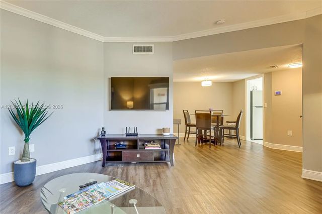 2 of 26 - 341 N Birch Road #315, Fort Lauderdale, FL