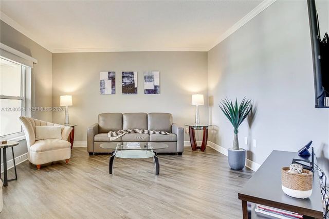 5 of 26 - 341 N Birch Road #315, Fort Lauderdale, FL