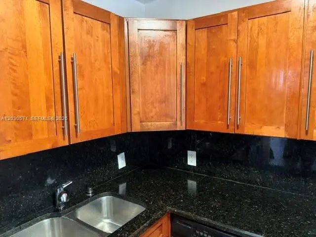 3 of 9 - 3301 N Country Club Drive #407, Aventura, FL