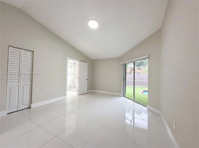 4 of 25 - 16571 Sw 145th Avenue, Miami, FL