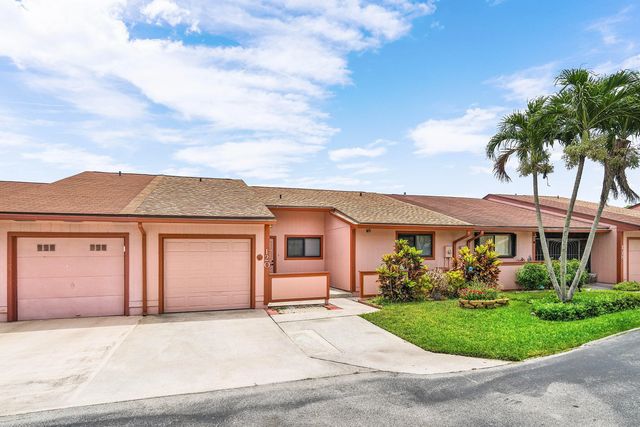 2 of 37 - 120 Mayfair Lane, Boynton Beach, FL