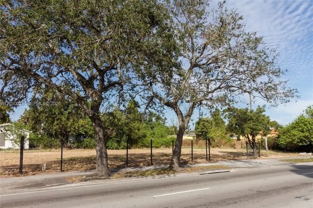 2 of 7 - 1765 Nw 62nd Street, Miami, FL