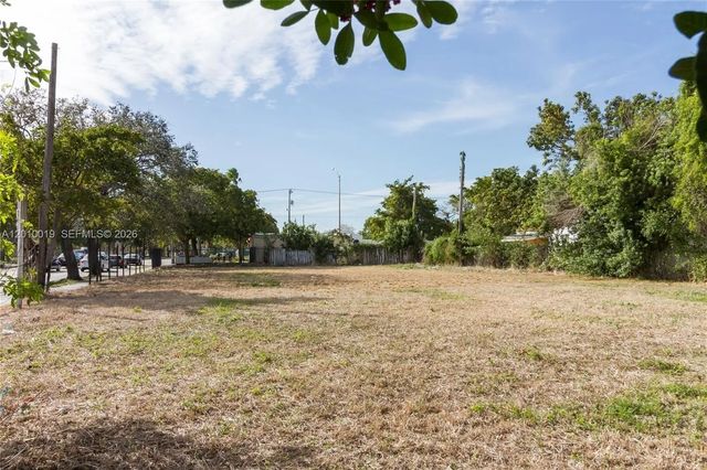 5 of 7 - 1765 Nw 62nd Street, Miami, FL
