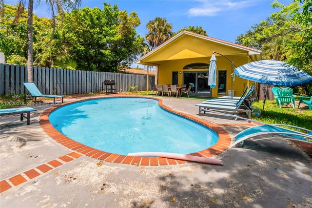 1738 N 16th Court, Hollywood