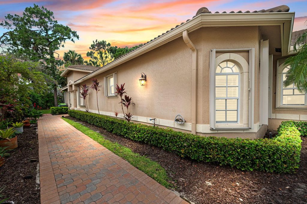 7327 Sea Pines Court, Port St. Lucie