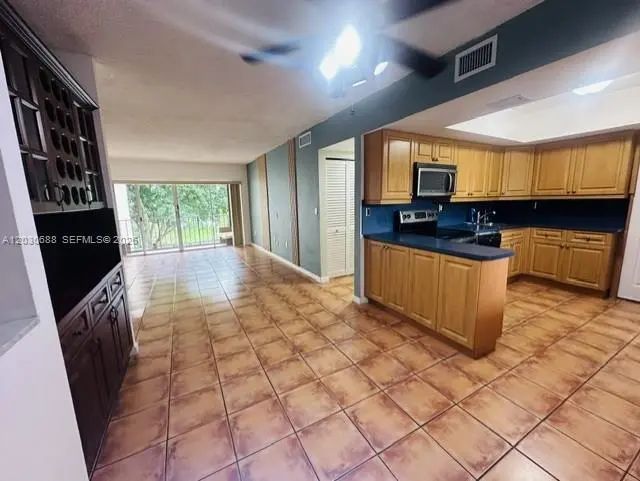 5 of 19 - 8775 Park Boulevard #309, Miami, FL