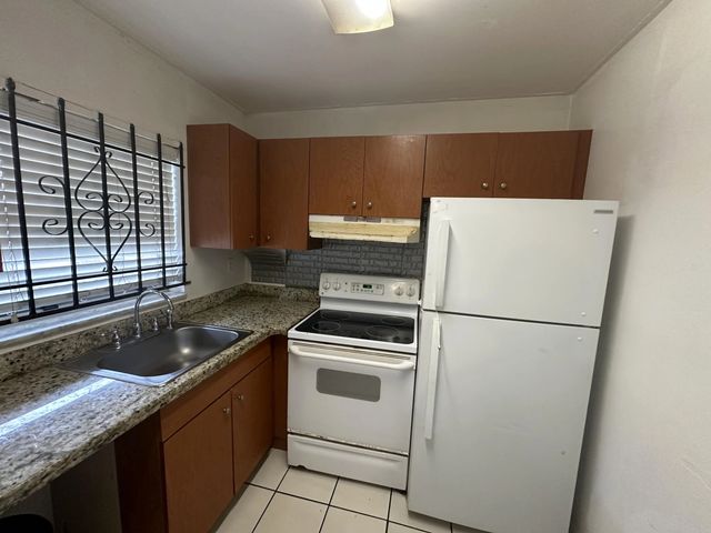 2 of 6 - 4191 Nw 26th Street #371, Lauderhill, FL