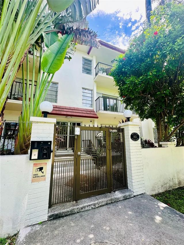 3 of 24 - 1821 Jefferson Avenue #205, Miami Beach, FL