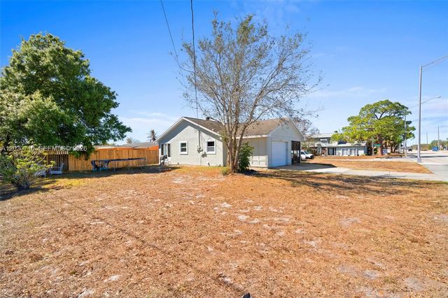 5 of 48 - 1526 Se Port St Lucie Boulevard, Port St. Lucie, FL