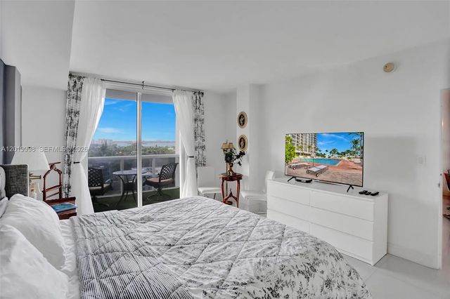 5 of 33 - 10275 Collins Avenue #829, Bal Harbour, FL