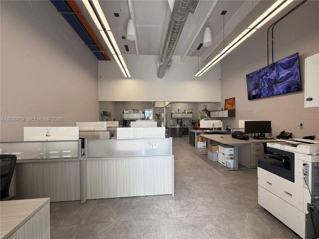 4 of 19 - 4709 Sw 74th Avenue, Miami, FL