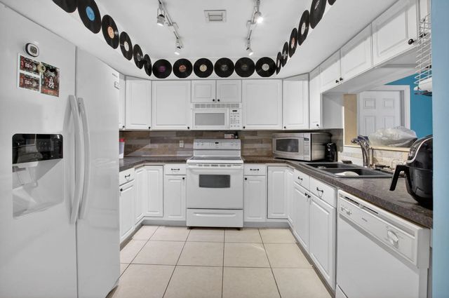 5 of 55 - 220 Sw 10th Avenue, Boynton Beach, FL
