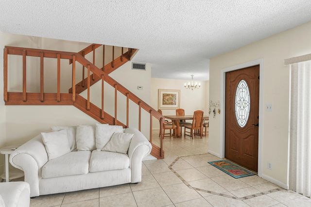 3 of 21 - 3802 Se Jefferson Street, Stuart, FL