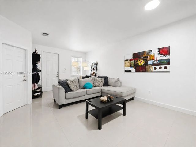 3 of 27 - 10918 Nw 78th Terrace, Doral, FL
