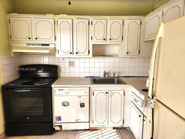 3 of 54 - 7787 Golf Circle Drive #109, Margate, FL