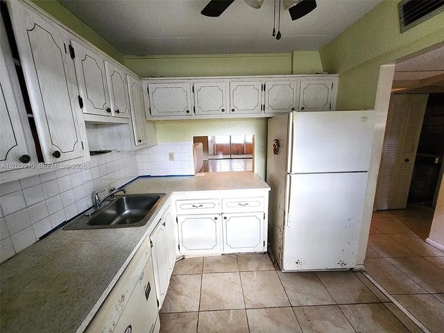 5 of 54 - 7787 Golf Circle Drive #109, Margate, FL