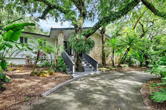 6565 Sw 134th Drive, Pinecrest
