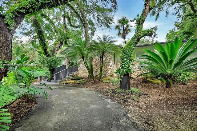 2 of 27 - 6565 Sw 134th Drive, Pinecrest, FL