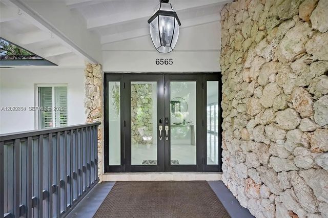 3 of 27 - 6565 Sw 134th Drive, Pinecrest, FL