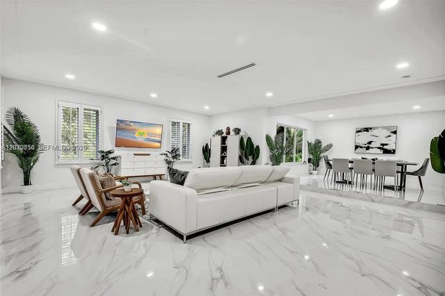 4 of 27 - 6565 Sw 134th Drive, Pinecrest, FL