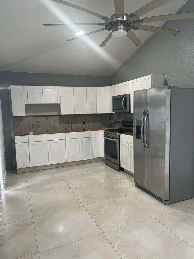 4 of 53 - 219 Nw Biltmore Street, Port St. Lucie, FL