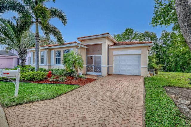 180 Caribe Court, Greenacres